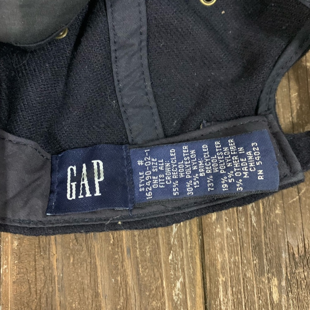 Vintage Gap wool hat. - Picture 3 of 5